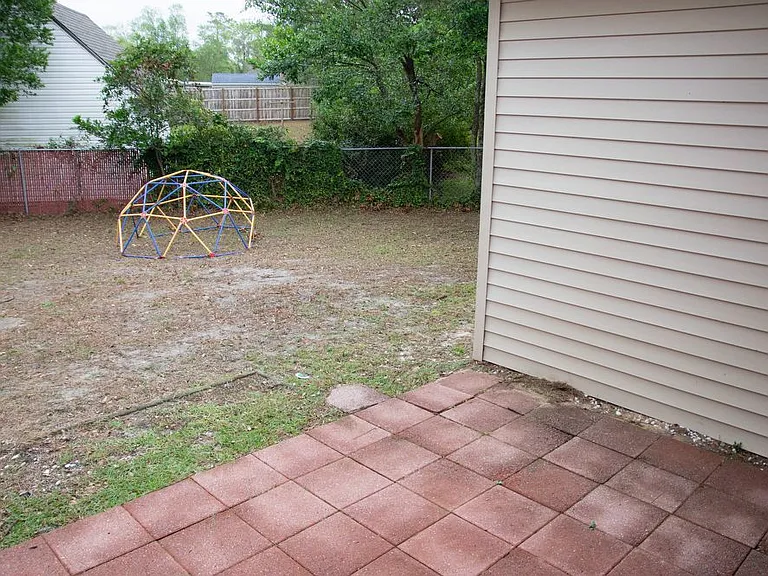 601 Parkway Blvd — Photo 18