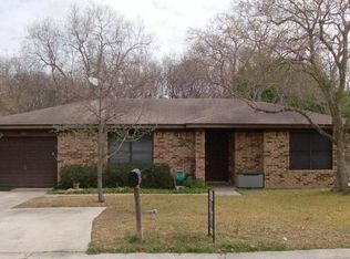 111 Apache Cir, Cibolo, TX 78108