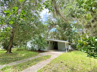 18 Hickory Ave, Yankeetown, FL 34498
