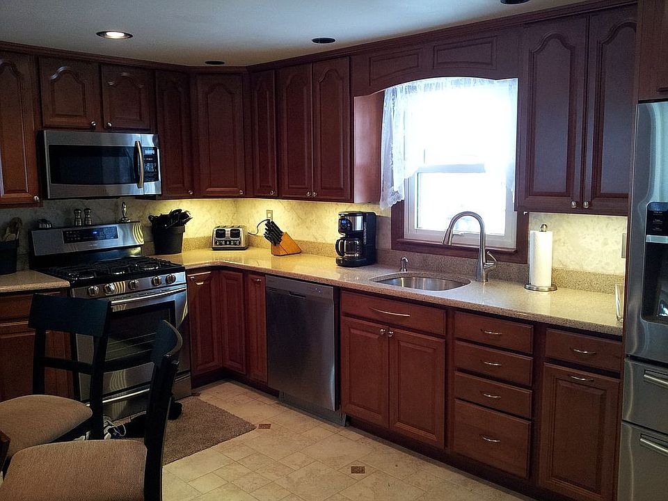 2nd image of 64 Shadee Ln