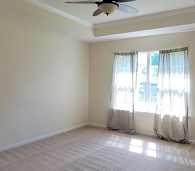 435 Creekside Cir — Photo 3