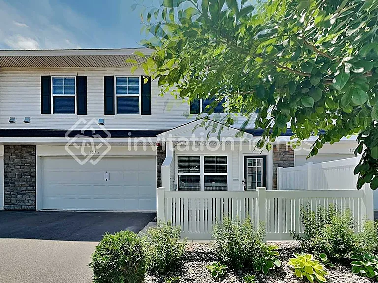 1210 Upper 142nd St E — Photo 1
