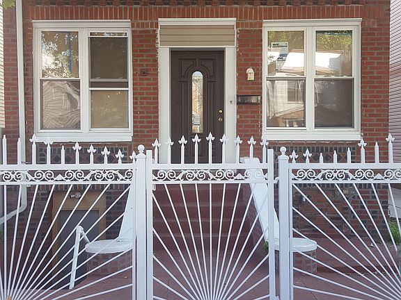 2nd image of 502 Milford St #6