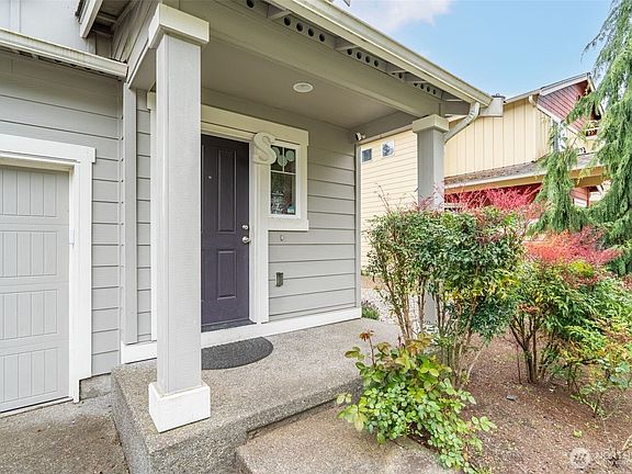 2nd image of 7637 Brianna Court SE