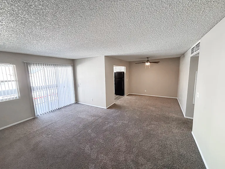 (second floor) 2 bedroom - 2 bathroom apartment:
- living room / dining area