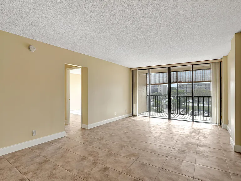 3 Royal Palm Way #403 — Photo 13