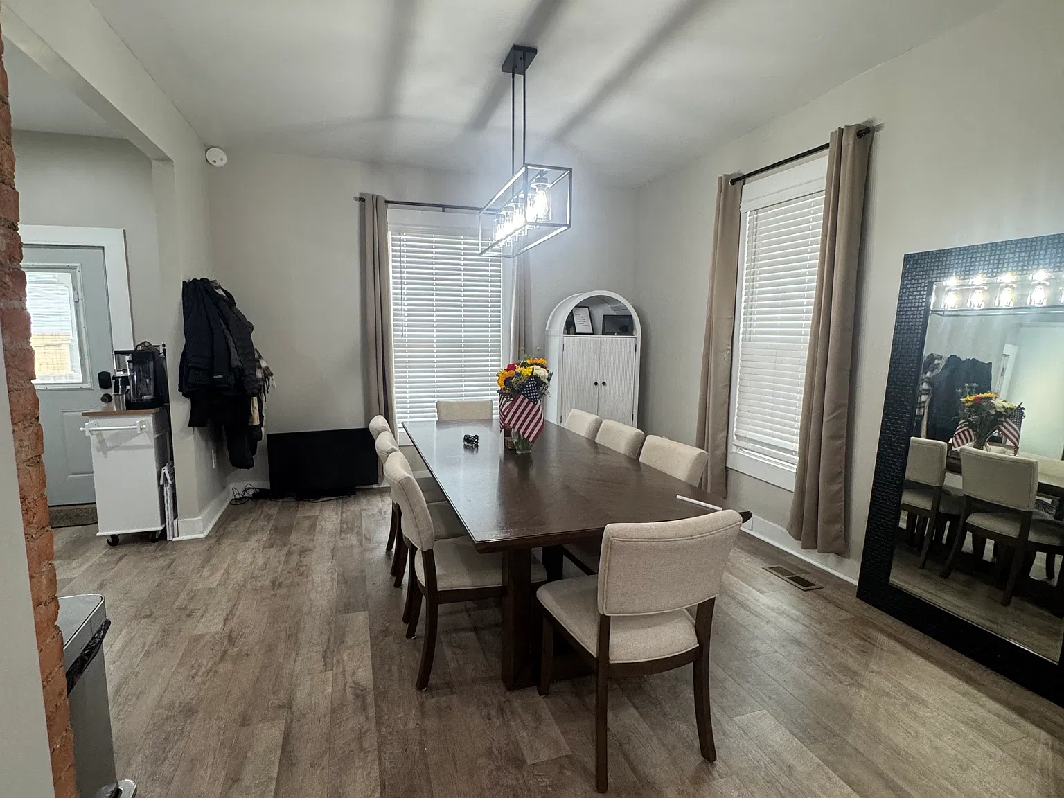 4 bed, 2470 sqft, $2,400 — Photo 4