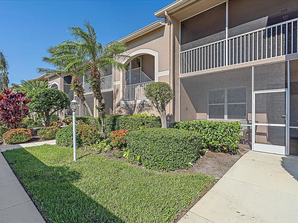 5271 Mahogany Run Ave #7-715