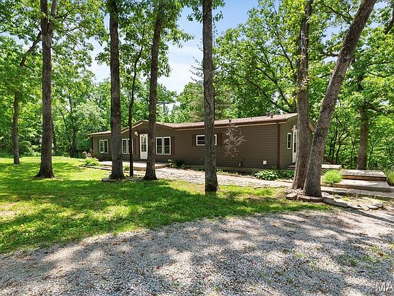 3rd image of 434 Cool Springs Ln