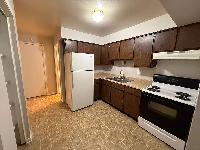Executive House West — Photo 5