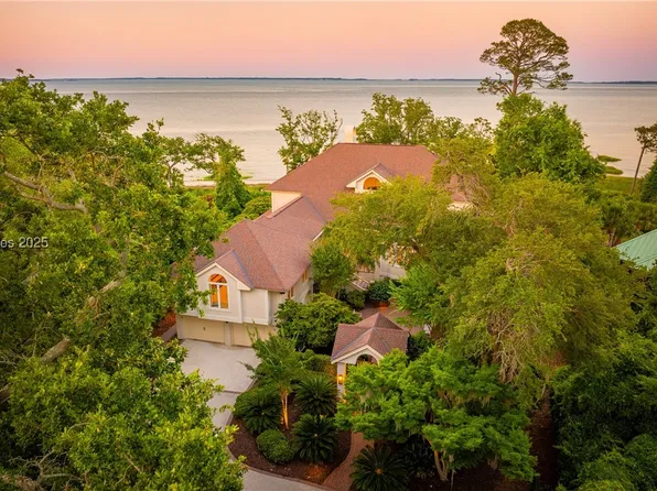 18 Oyster Shell Ln, Hilton Head Island, SC 29926