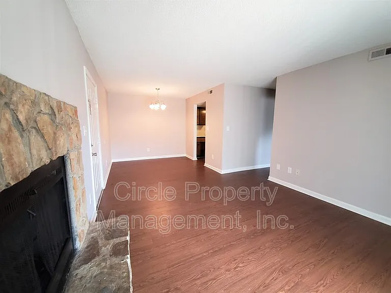 3930 Pulaski Pike NW #D-01 — Photo 3
