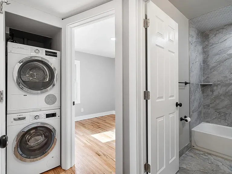 601 Dewey St #1 — Photo 5