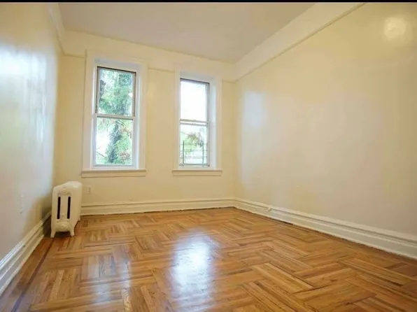 137 E 93rd St, Brooklyn, NY 11212