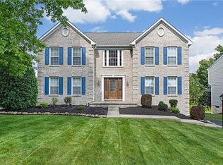 363 Treetop Dr, Canonsburg, PA 15317