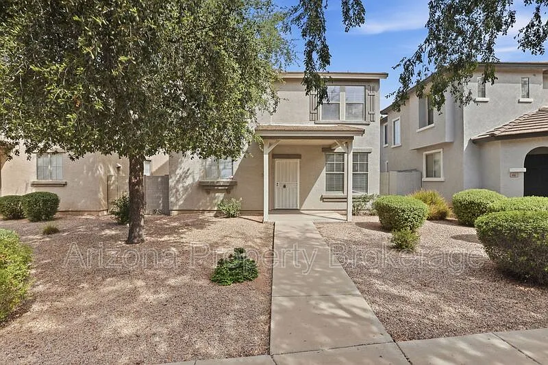3 bed, 2.5 bath, 1560 sqft, $2,095 — Photo 1