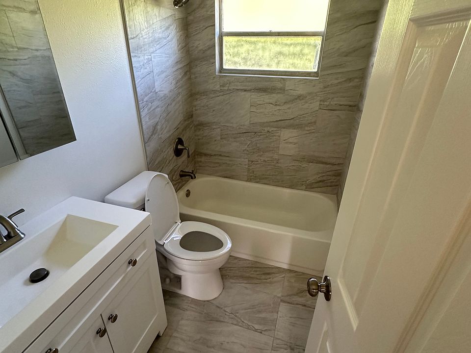 Fully renovated bathroom