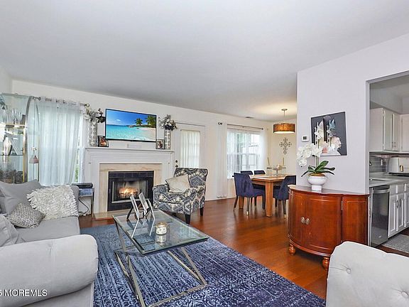 5th image of 224 Paddington Ct #7-4