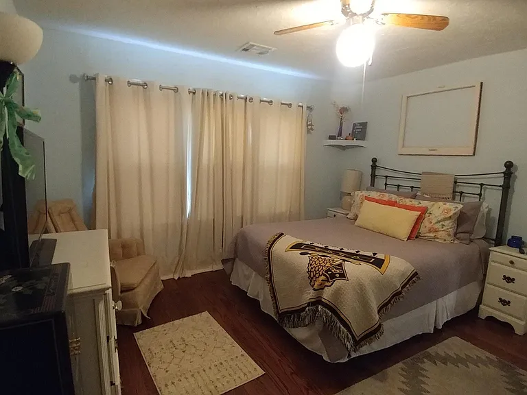 427 E Duffy St — Photo 11