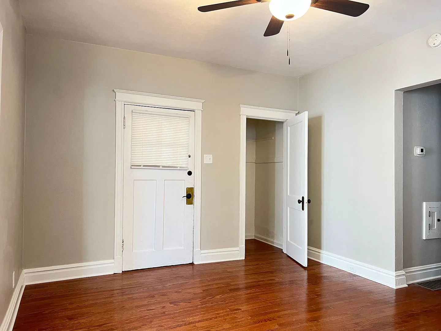 Newly Updated Two-Bedroom in Tower Grove South — Photo 4