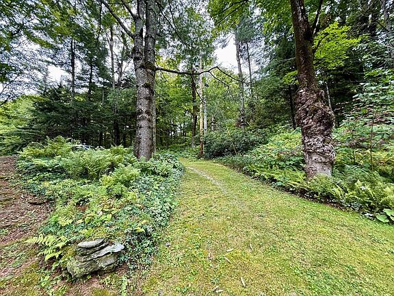 5th image of 756 Birch Hill Road