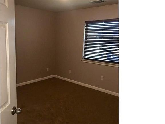 3rd image of 104 Grant Ct