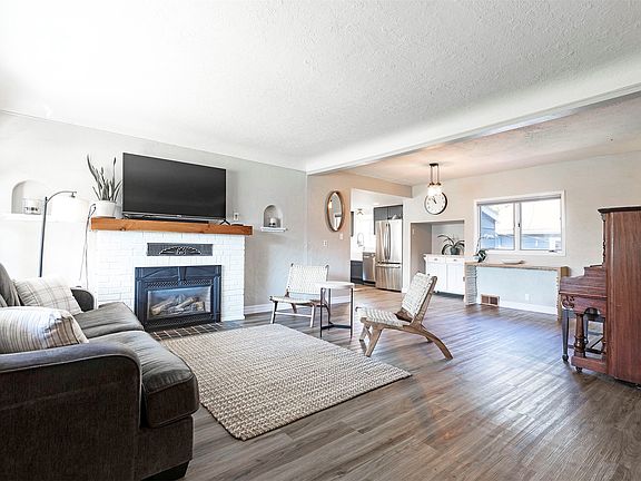 5th image of 602 North Ave W