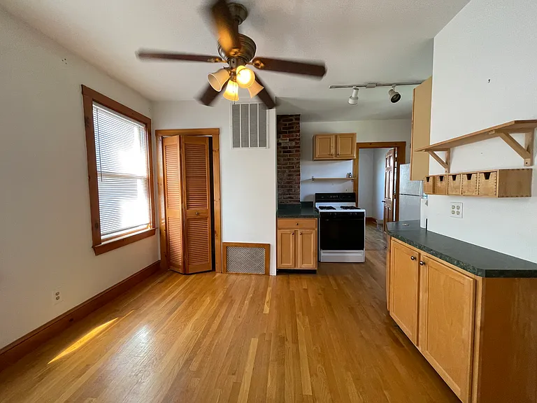 81 Tremont St #3 — Photo 2