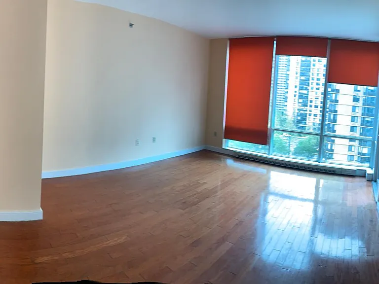 20 Newport Pkwy — Photo 12