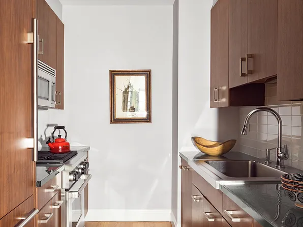 33 West 56th Street 8A image 3 of 5