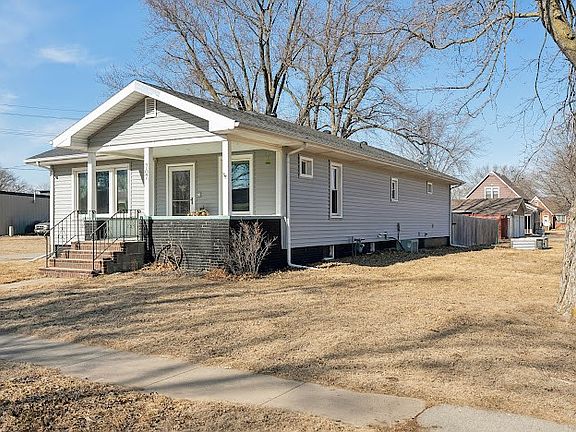 3rd image of 707 4th St