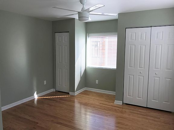 Bedroom w/ lots of closet space