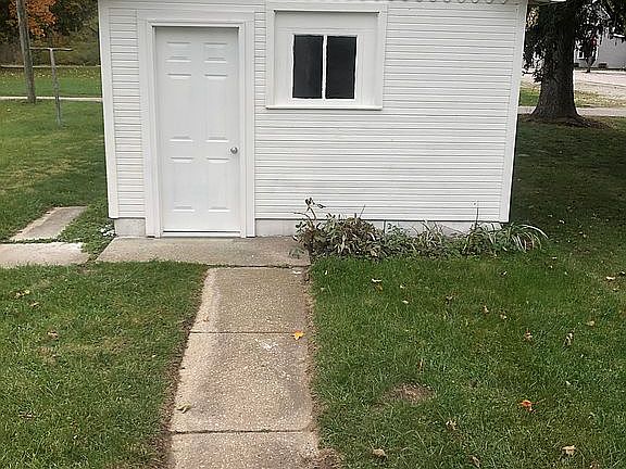 2nd image of 5750 W Tiffin St