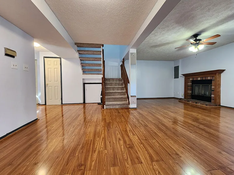 1300 Vanasse Ct — Photo 3