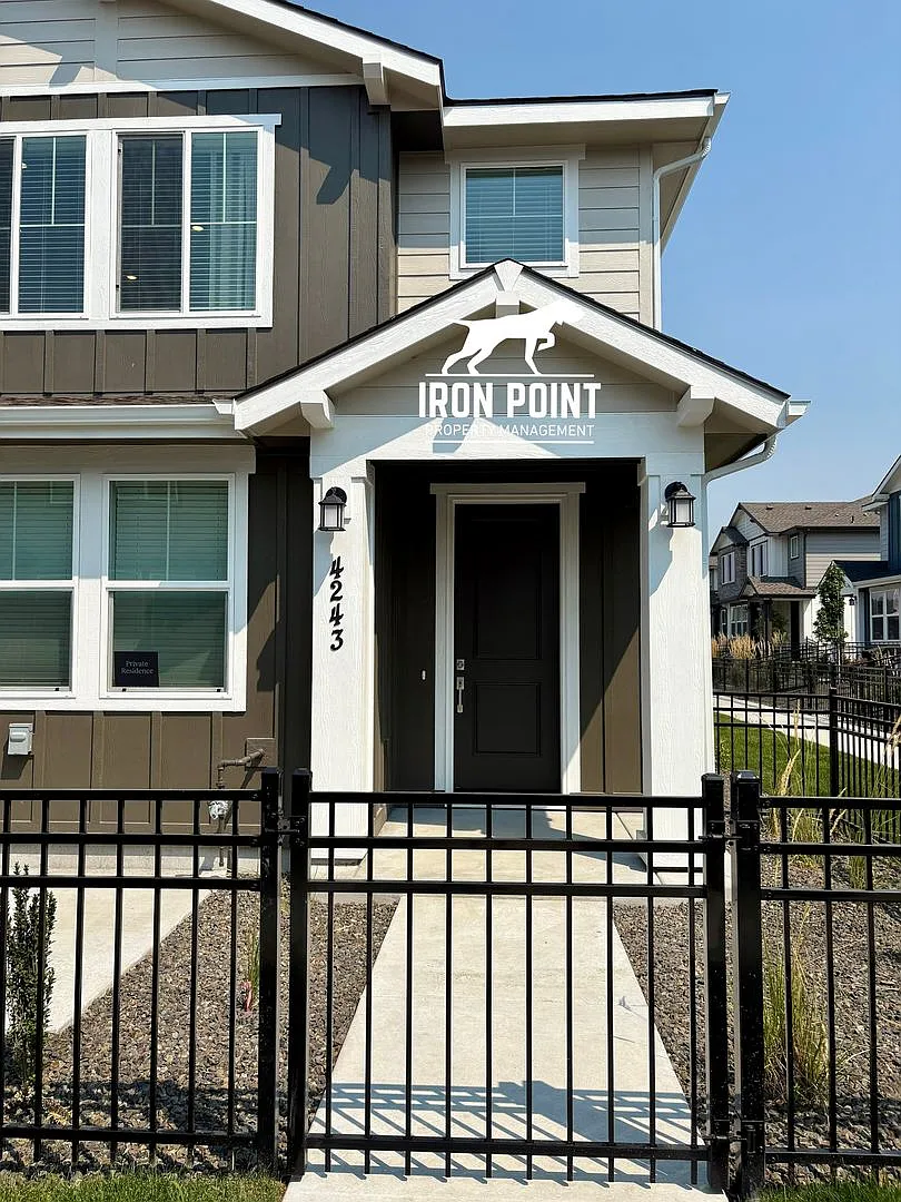Brand-New 4 Bed + Loft Home in Eagle! — Photo 1