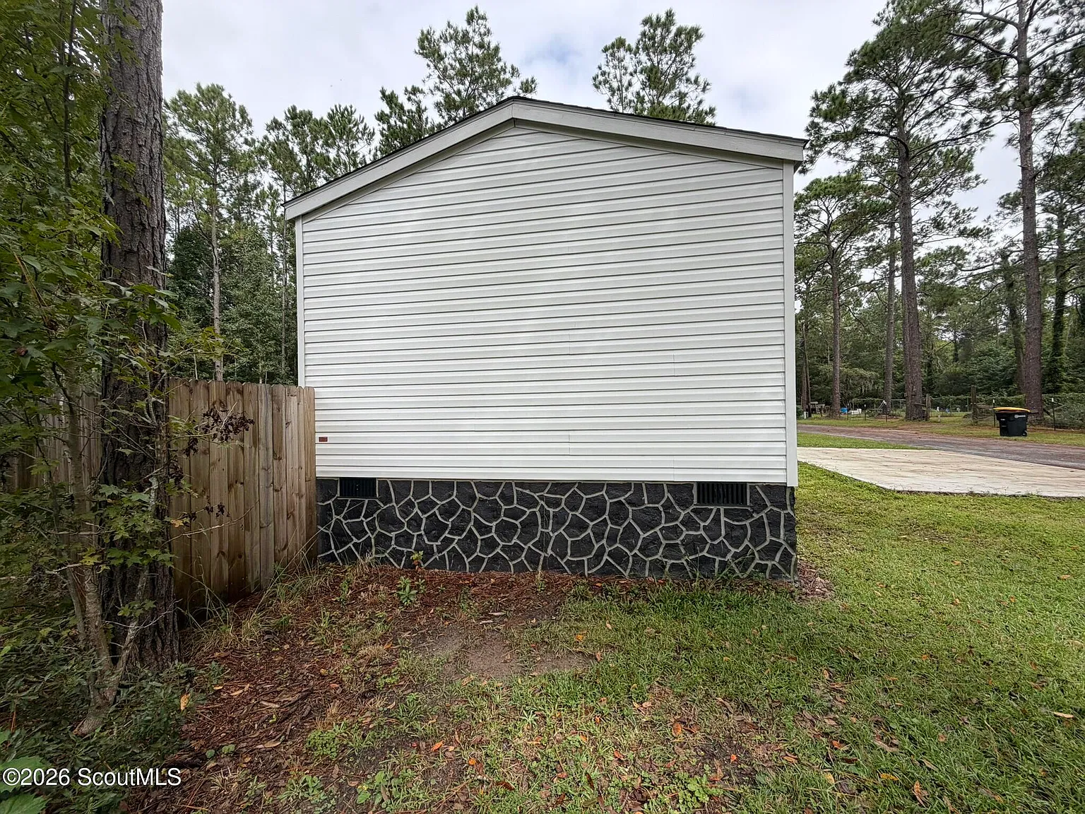 2 bed, 4.0 bath, 896 sqft, $1,200 — Photo 4