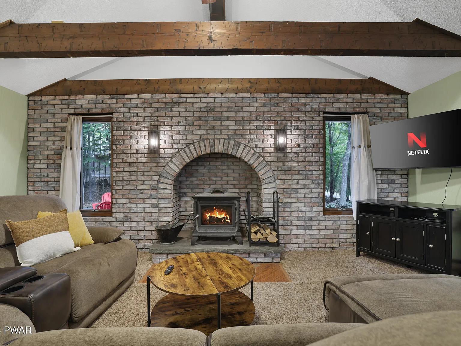 3 bed, 1.5 bath, 1696 sqft, $1,950 — Photo 4