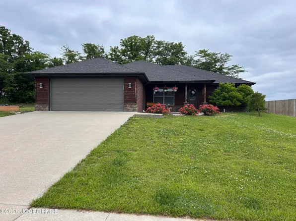 435 Zachary Ct, Holts Summit, MO 65043