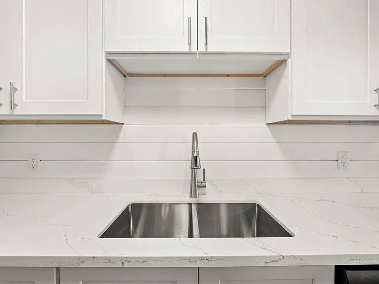 270 Bruce Cir #6 — Photo 13