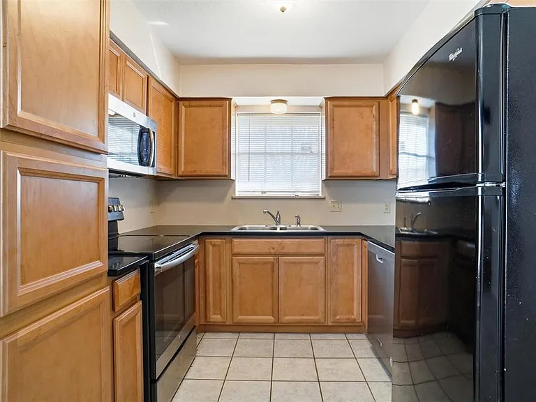 2318 Lindblad Ct — Photo 4
