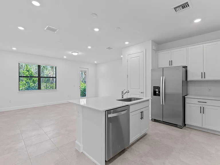 4291 Efendi Dr — Photo 4