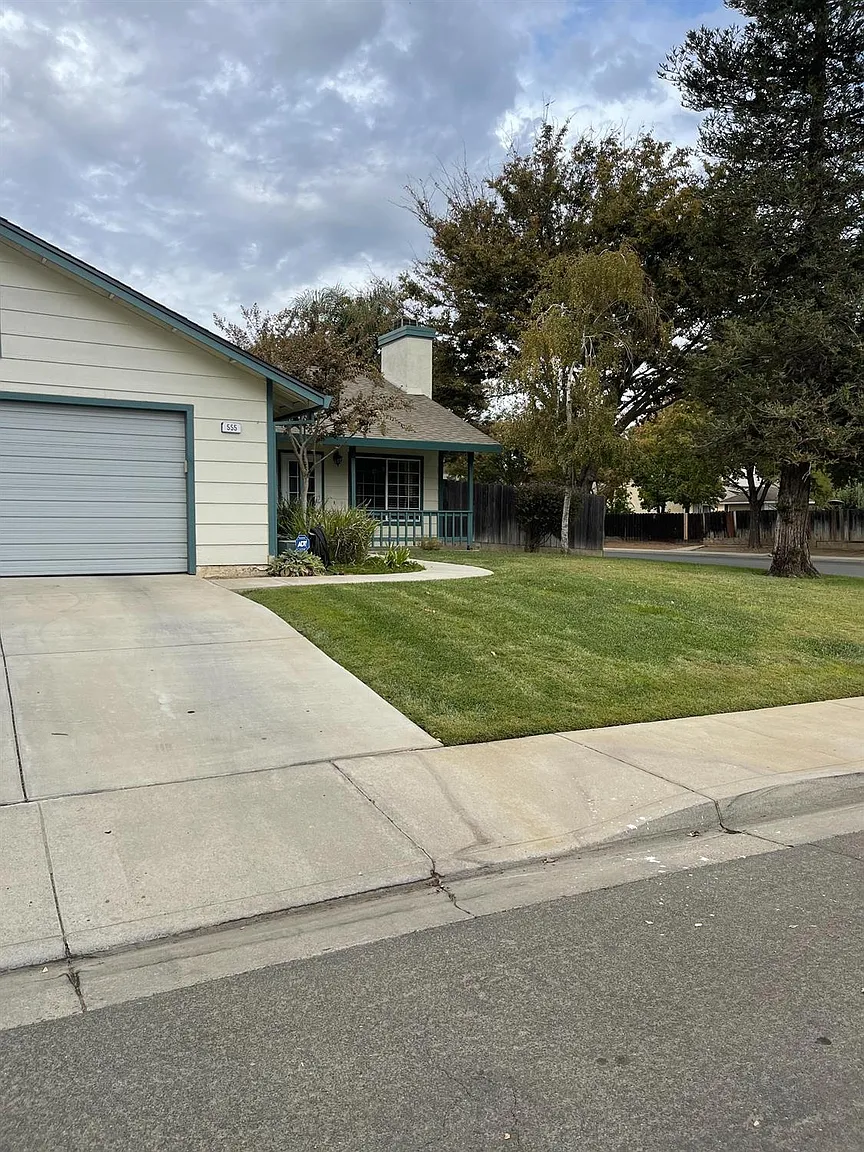 555 Messer Pl photo 1