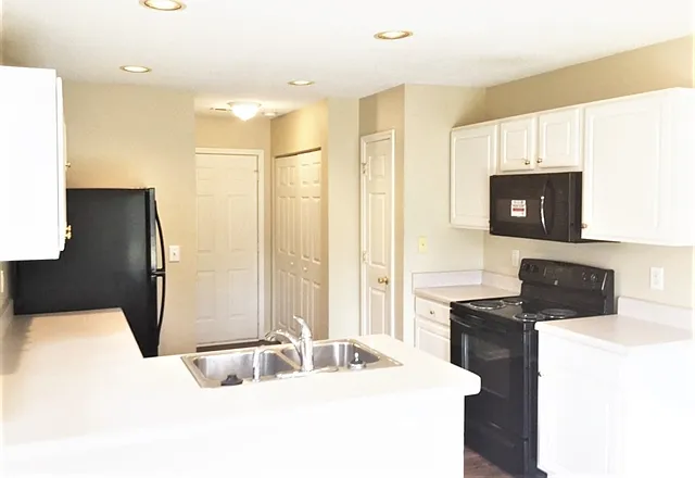 4271 Lake Woodard Dr — Photo 3
