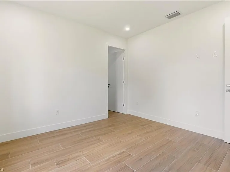 1514 47th Ave NE — Photo 32