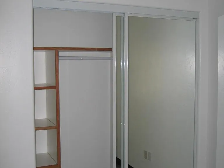 515 E Lester St — Photo 10