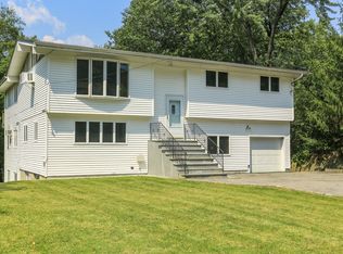 564 Westbrook Dr, Cortlandt Manor, NY 10567