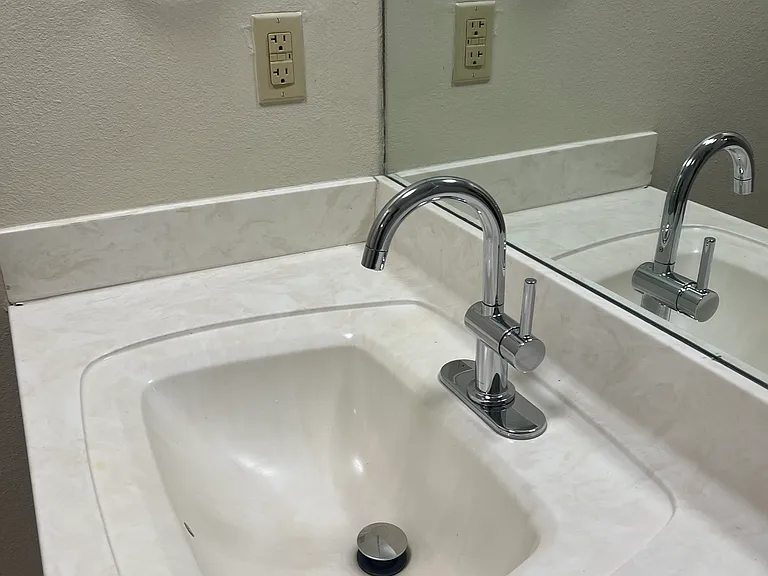 1701 Phoenix St — Photo 28