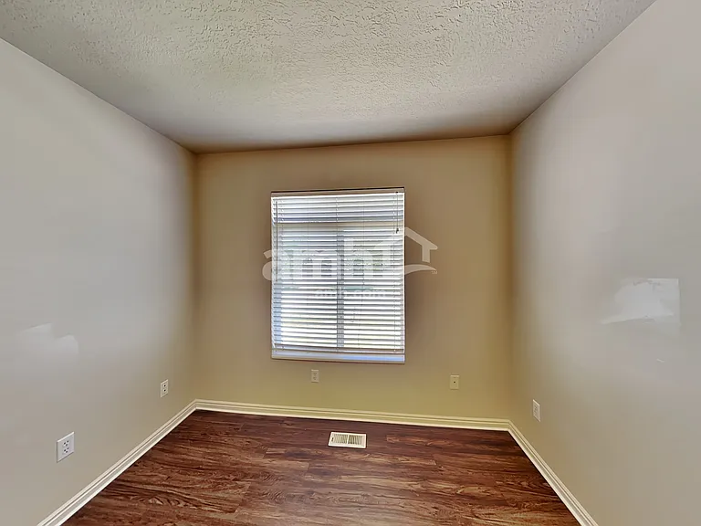 182 S 1125 W — Photo 10