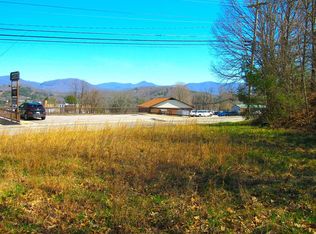 170 Iotla St, Franklin, NC 28734