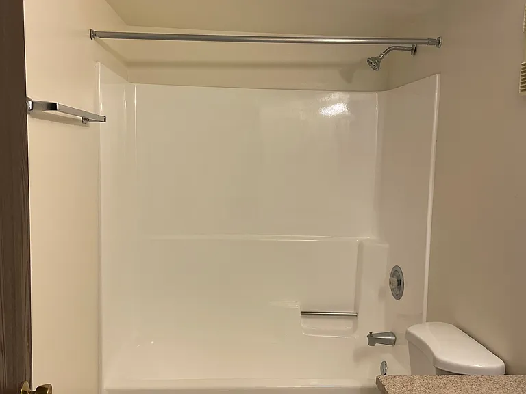 W69N876 Evergreen Ct — Photo 17